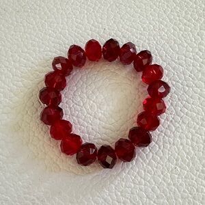 NWOT Czech Crimson Rondelles Crystal stretchy Beaded Bracelet